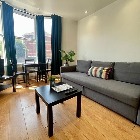 Relax In A Modern Cardiff Home By The City Centre & Bute Park Exterior photo