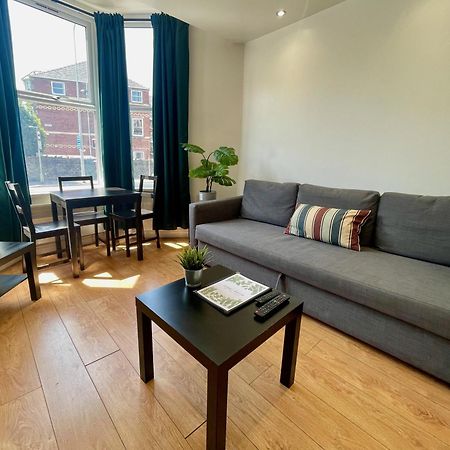 Relax In A Modern Cardiff Home By The City Centre & Bute Park Exterior photo