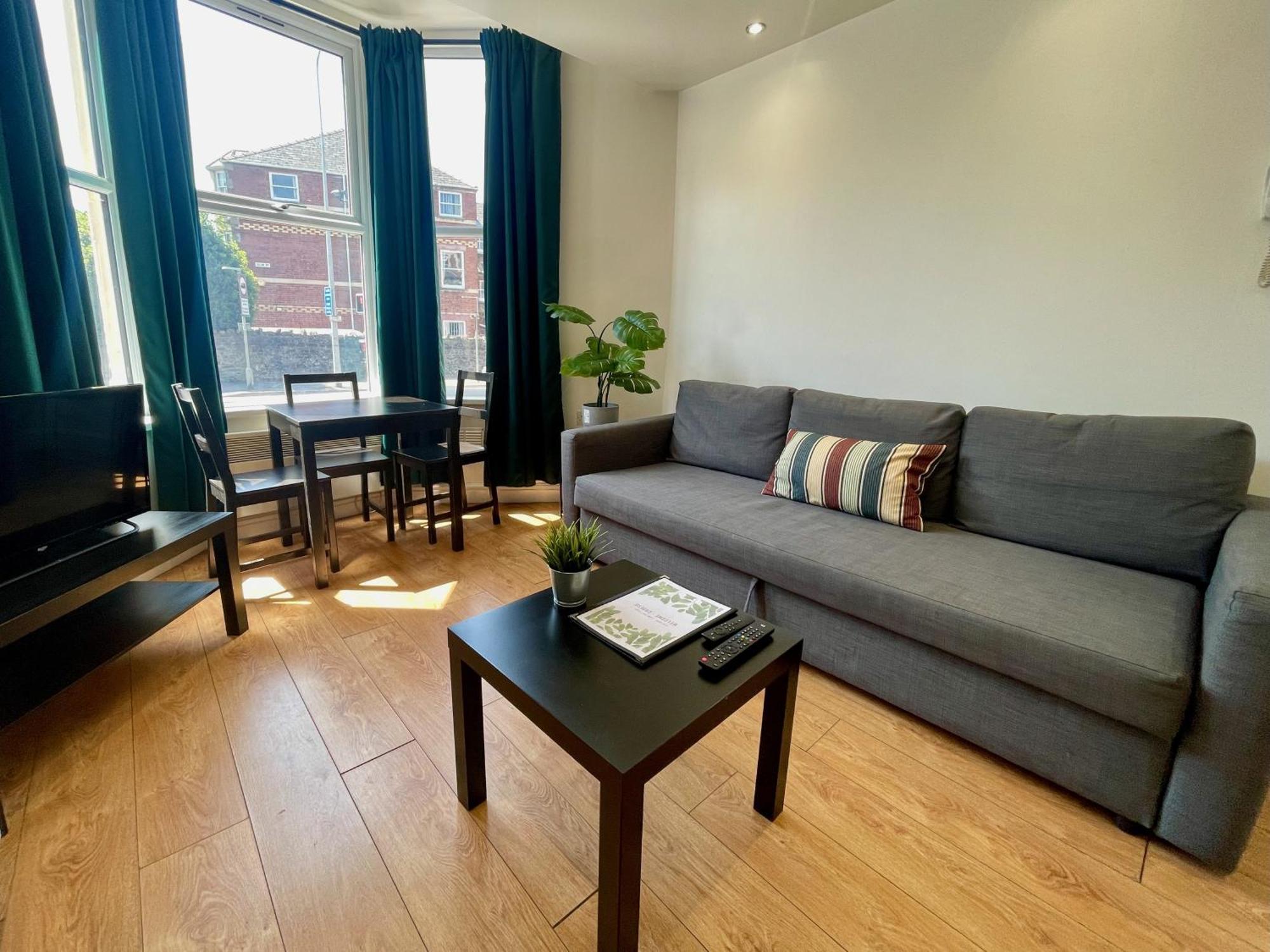Relax In A Modern Cardiff Home By The City Centre & Bute Park Exterior photo